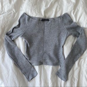 Brandy Melville off shoulder top